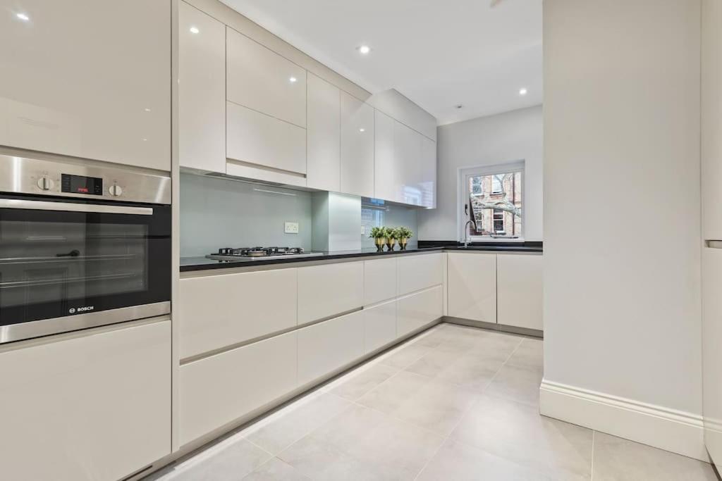Luxury 3 Bed Flat In Kensington Lägenhet London Exteriör bild